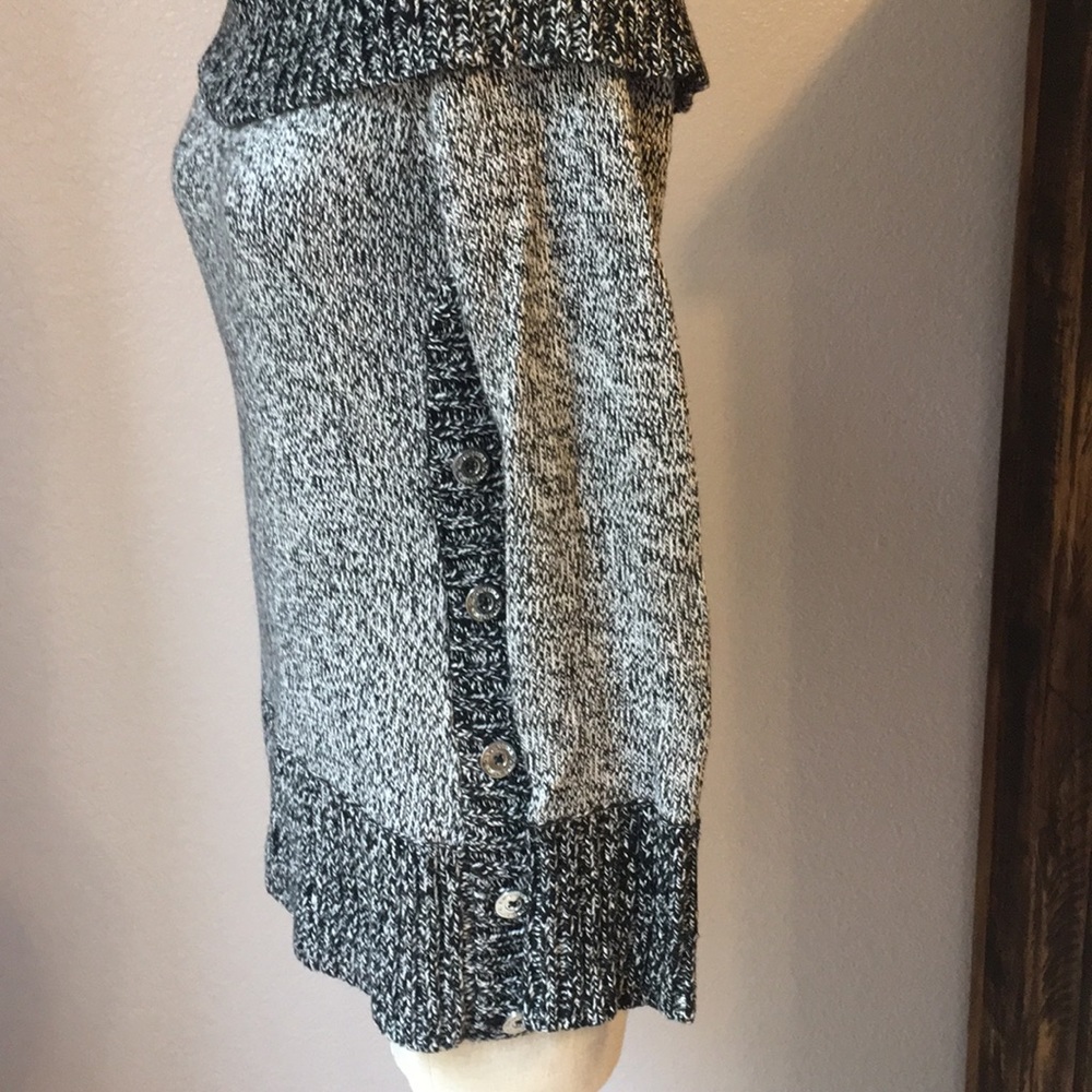 WHBM Sweater - Picture 4 of 8